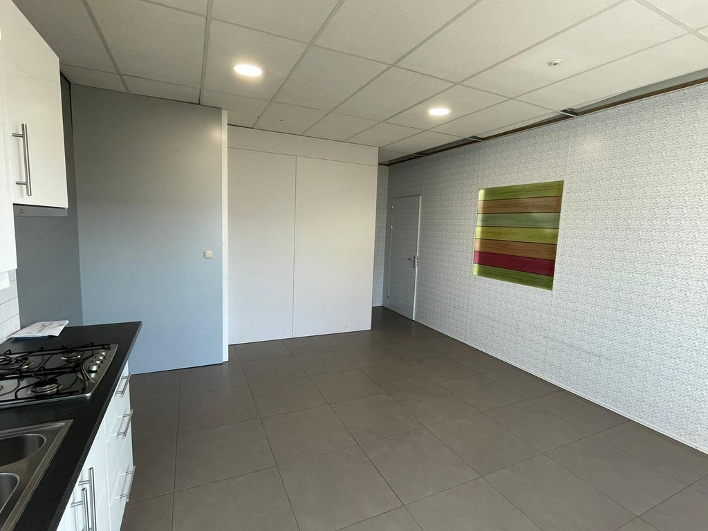 Drontermeer 4B, OSS