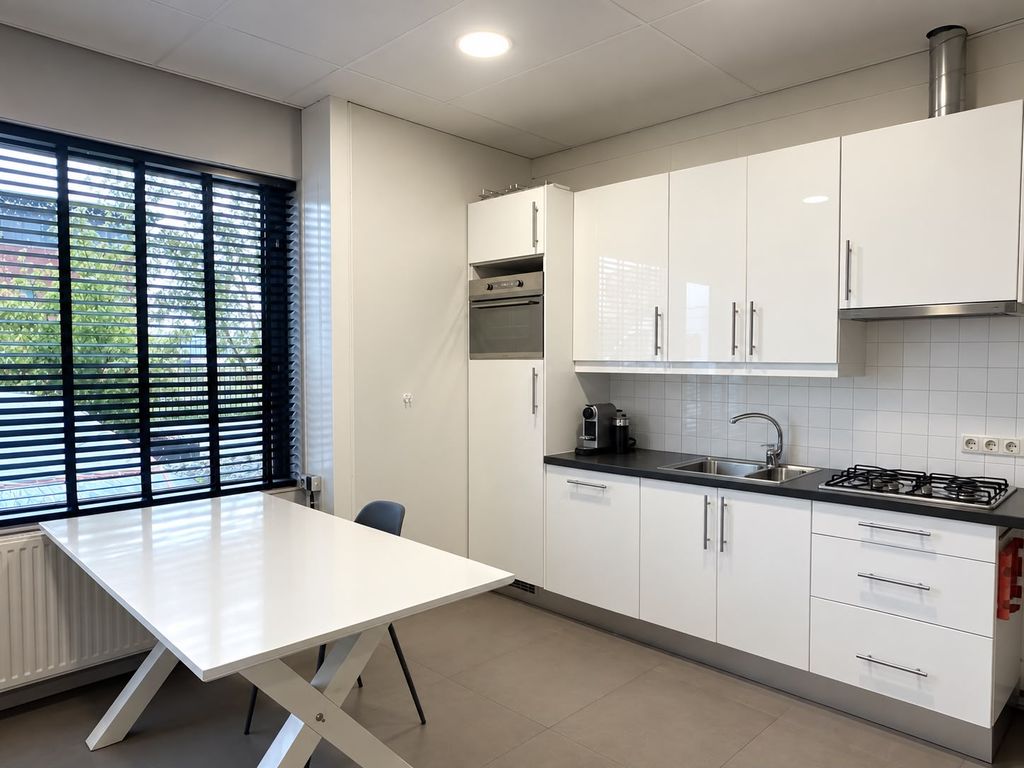 Drontermeer 4B, OSS