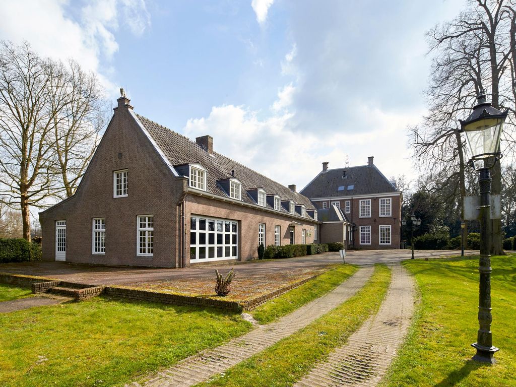 Maurick 1, VUGHT