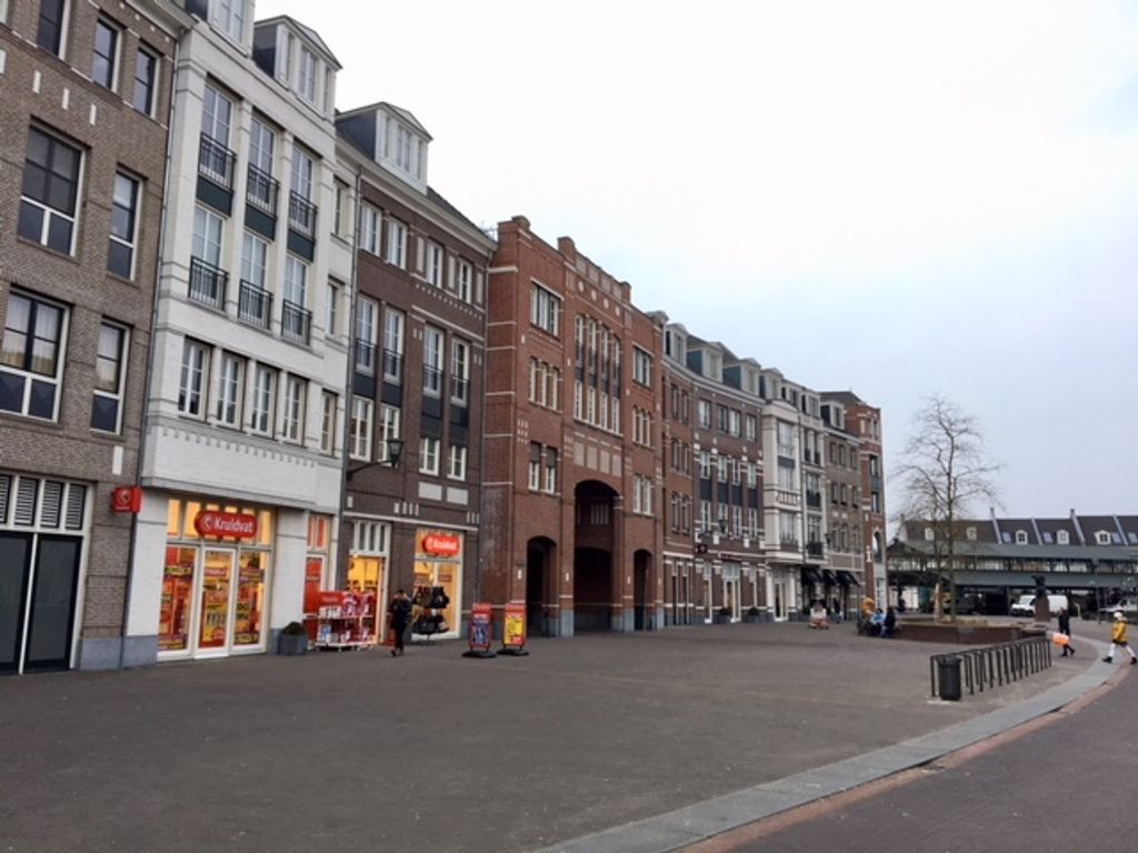 Winkelcentrum Brandevoort , HELMOND