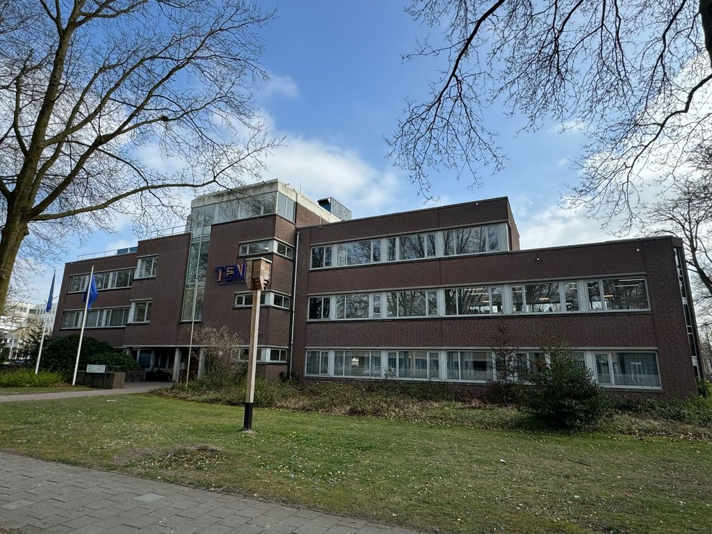 Raadhuislaan 4, OSS