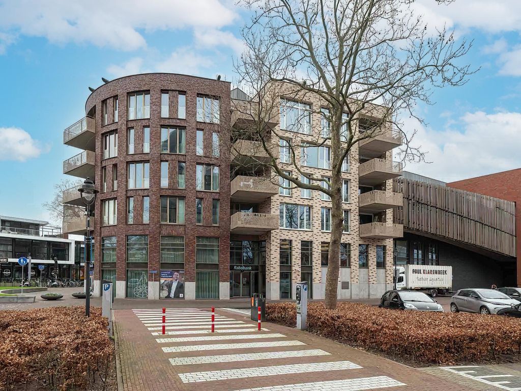 Promenade 75, Uden