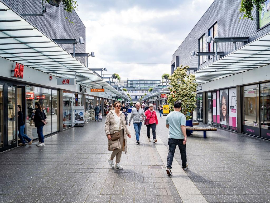 Winkelcentrum Woensel 279, EINDHOVEN