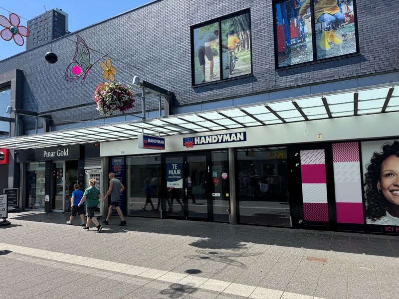 Winkelcentrum Woensel 279, EINDHOVEN