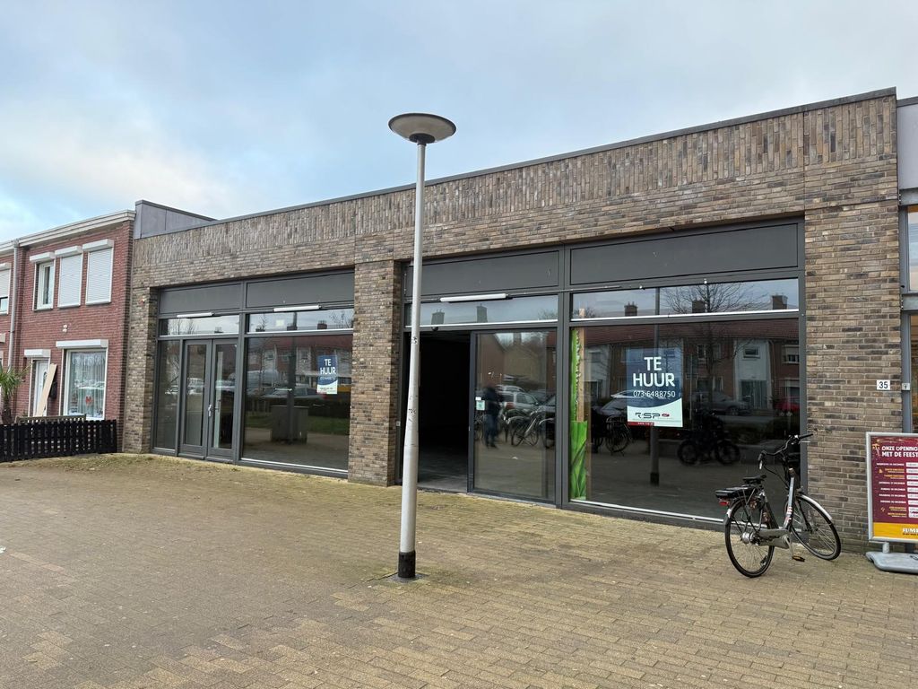 Pater van den Elsenplein 38, TILBURG