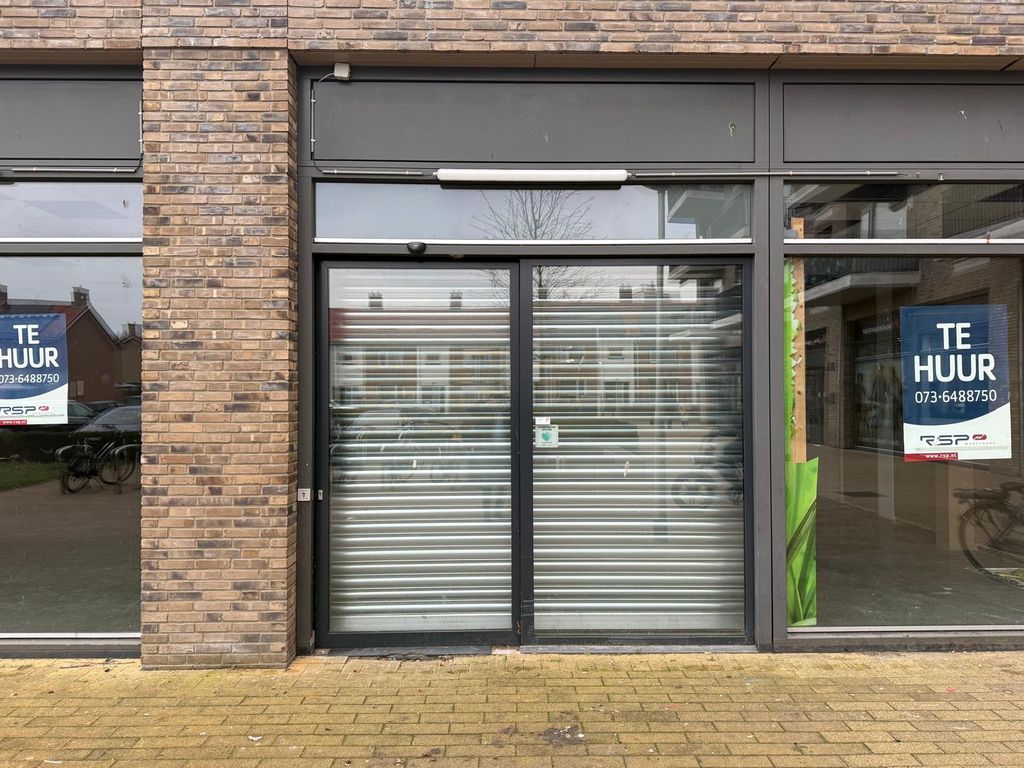 Pater van den Elsenplein 38, TILBURG