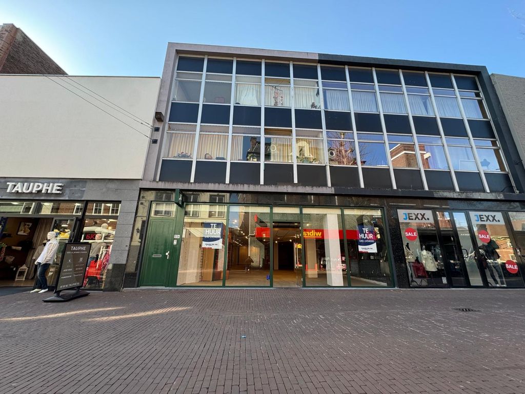 Veestraat 55, HELMOND
