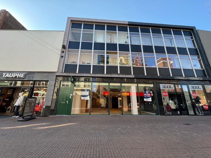 Veestraat 55, HELMOND