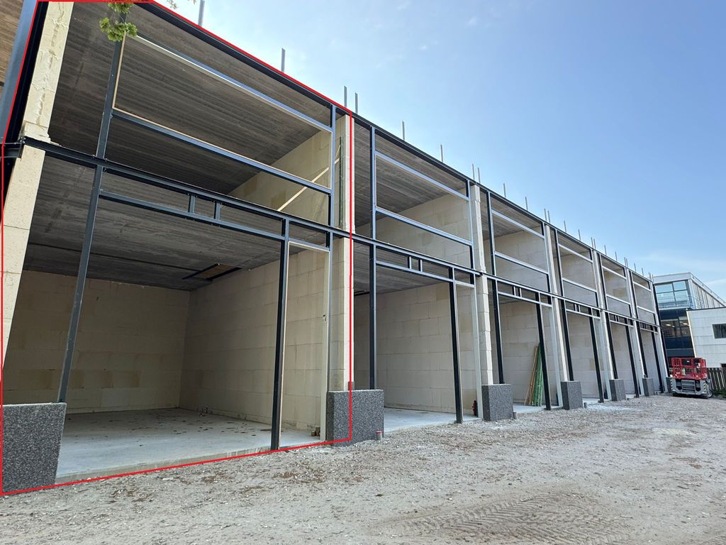 Industrielaan 77, OSS