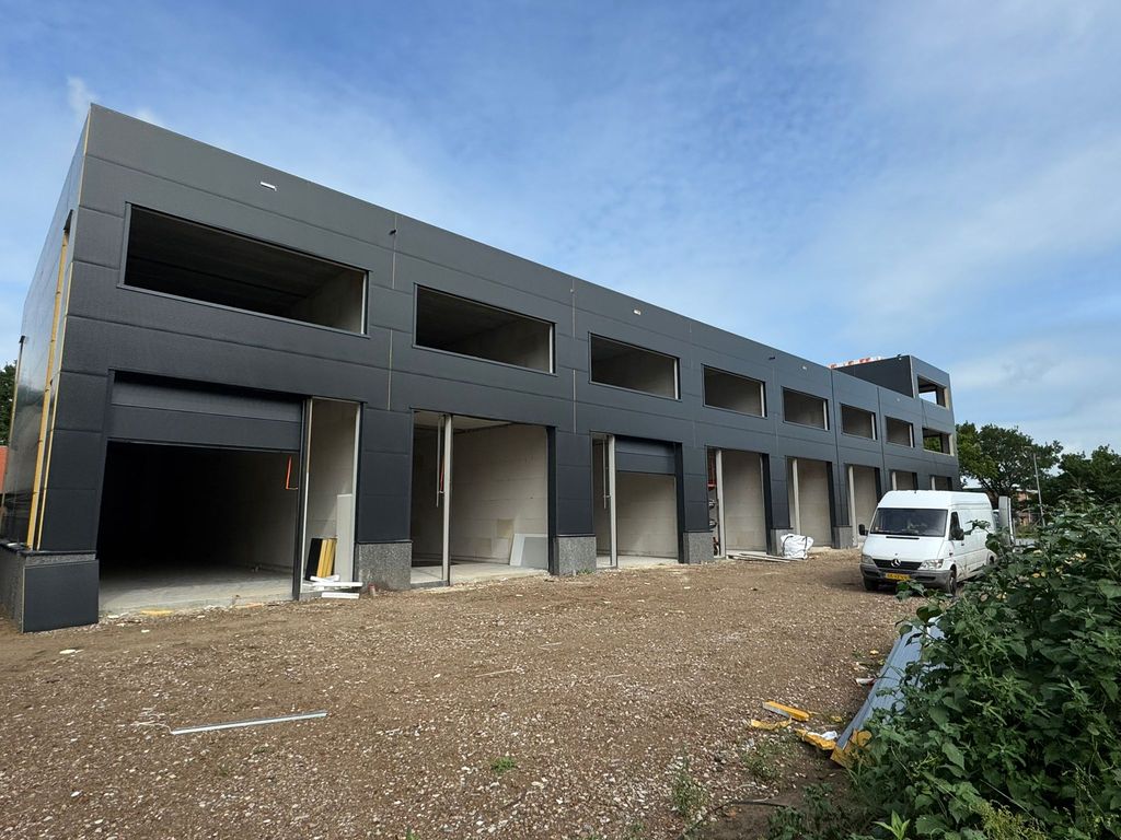 Industrielaan 77, OSS