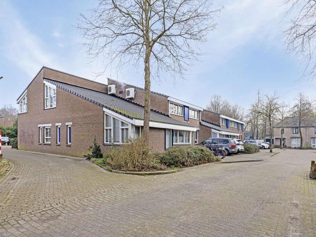 Stationsplein 3A, ROSMALEN