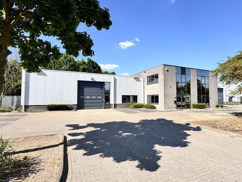 Ringweistraat 10, Waardenburg