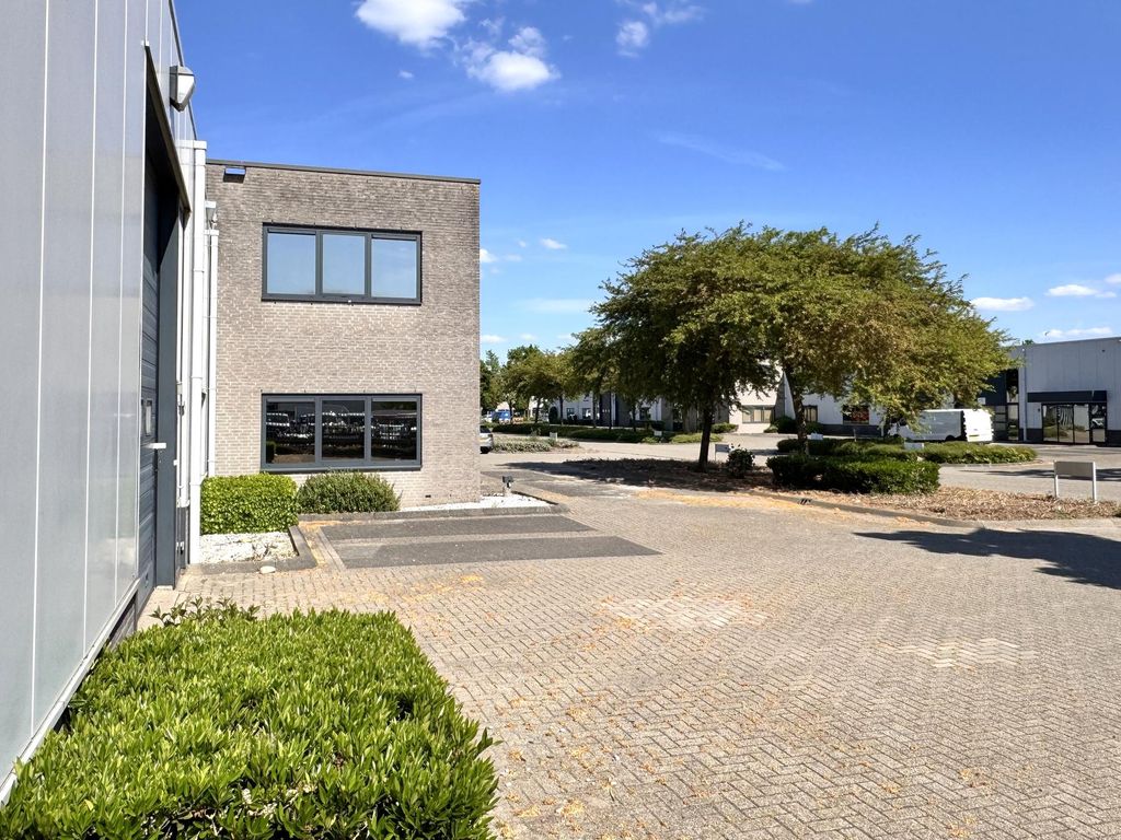 Ringweistraat 10, Waardenburg