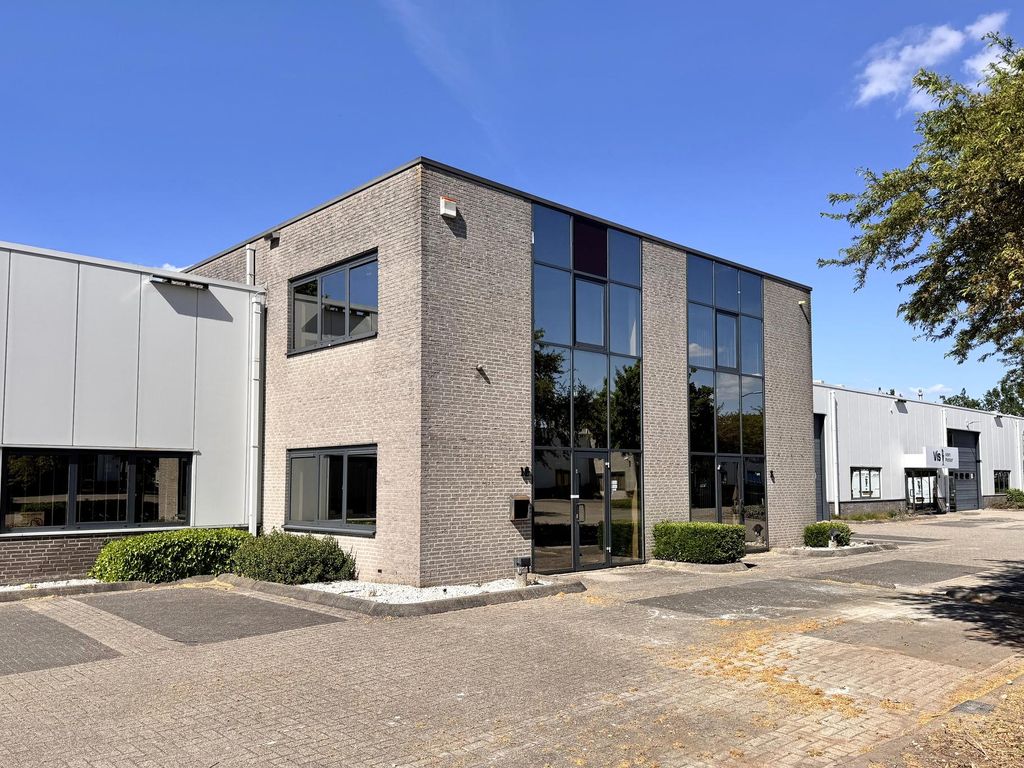 Ringweistraat 10, Waardenburg