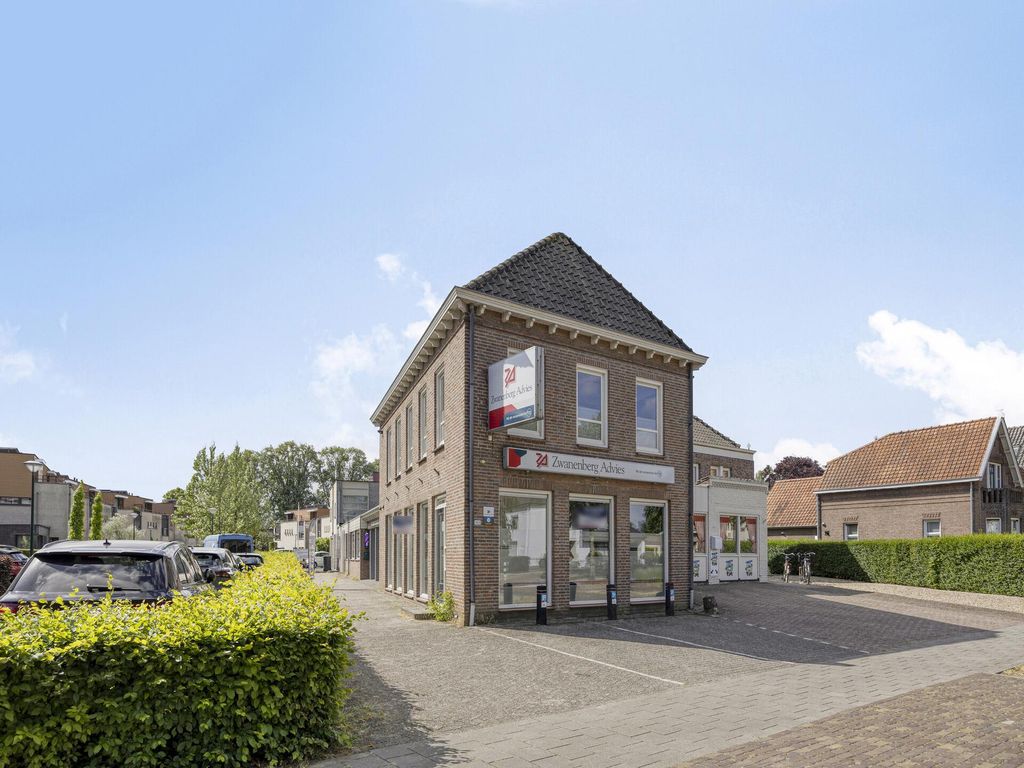 't Dorp 103, HEESCH
