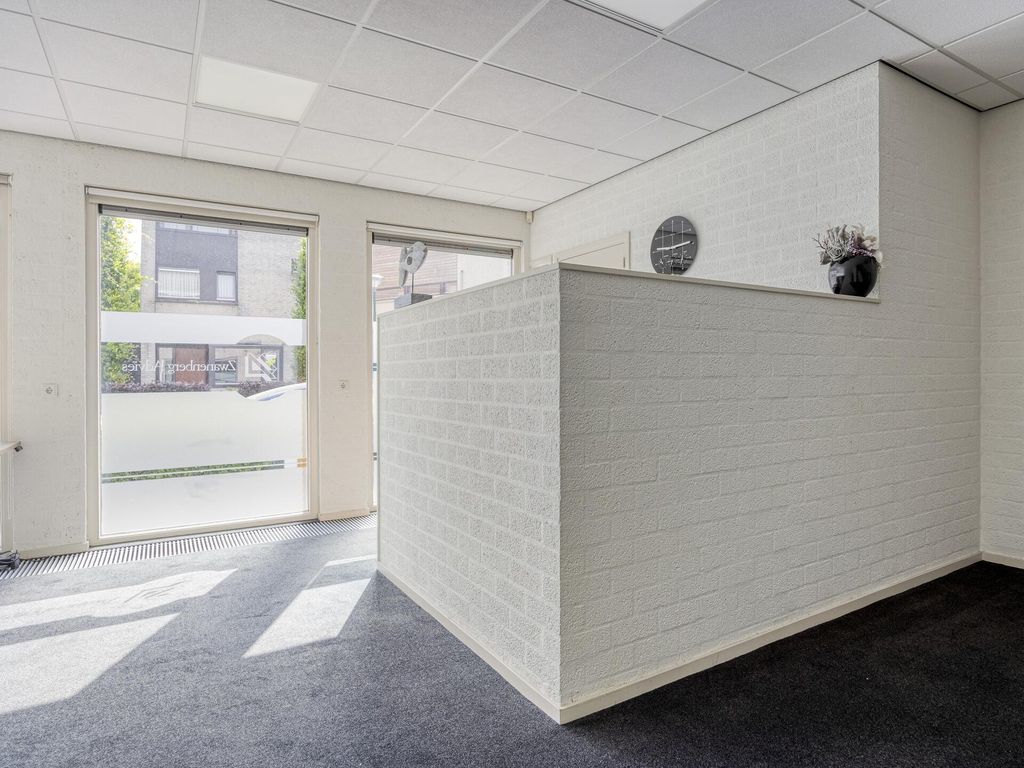 't Dorp 103, HEESCH