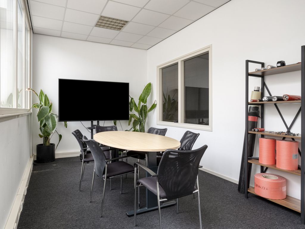 Ambachtsweg 16, BEST