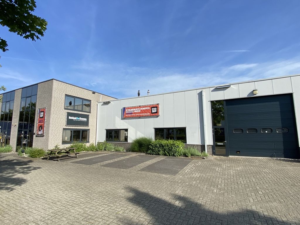 Zandweistraat 10, Waardenburg