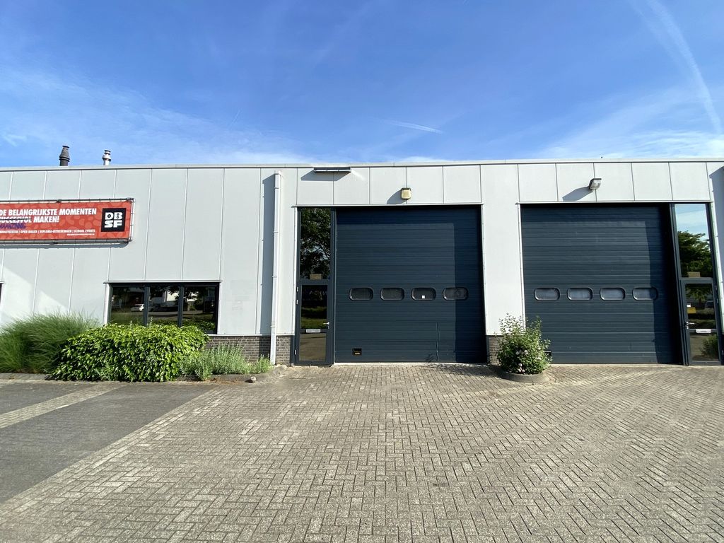 Zandweistraat 10, Waardenburg