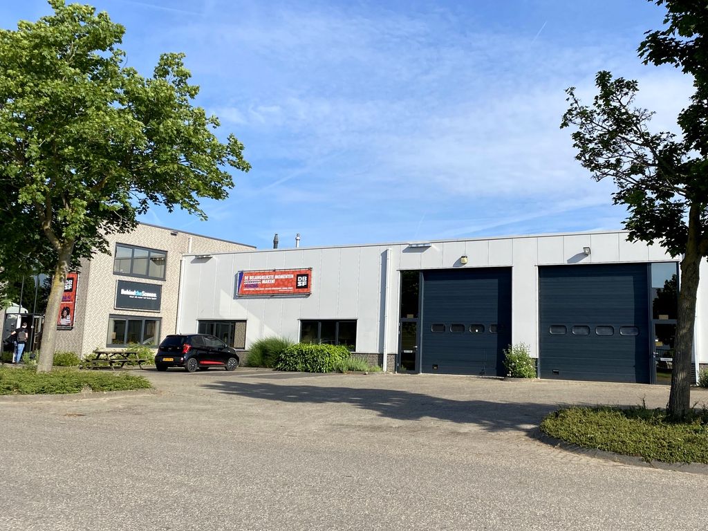 Zandweistraat 10, Waardenburg