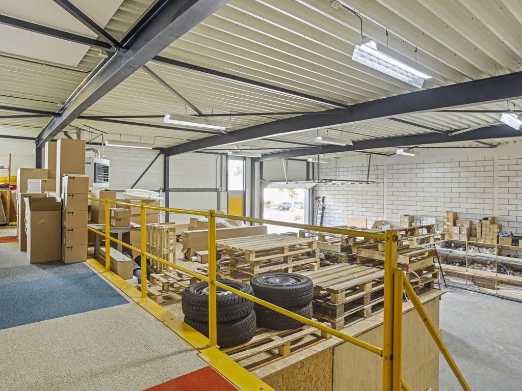 De Amert 304B, VEGHEL