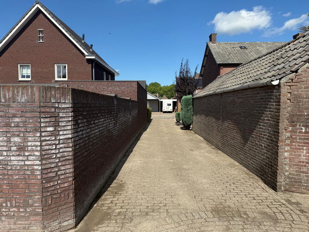 Sniederslaan 18, BLADEL