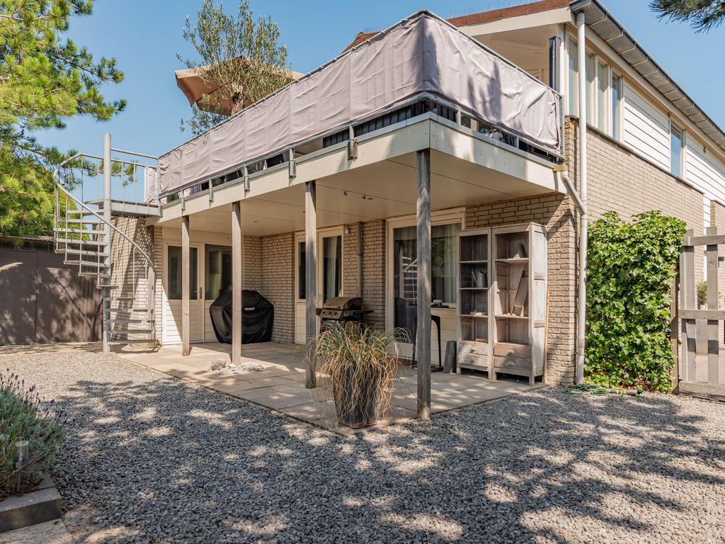 Ostrea 74, KAMPERLAND