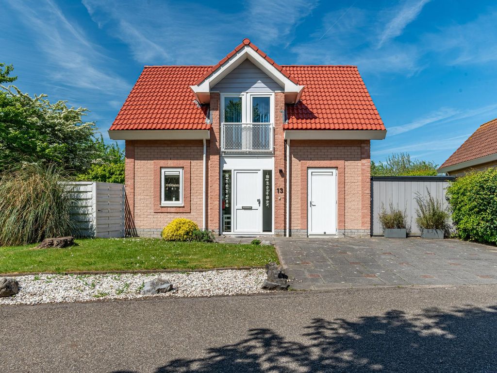 Golfslag 13, KAMPERLAND