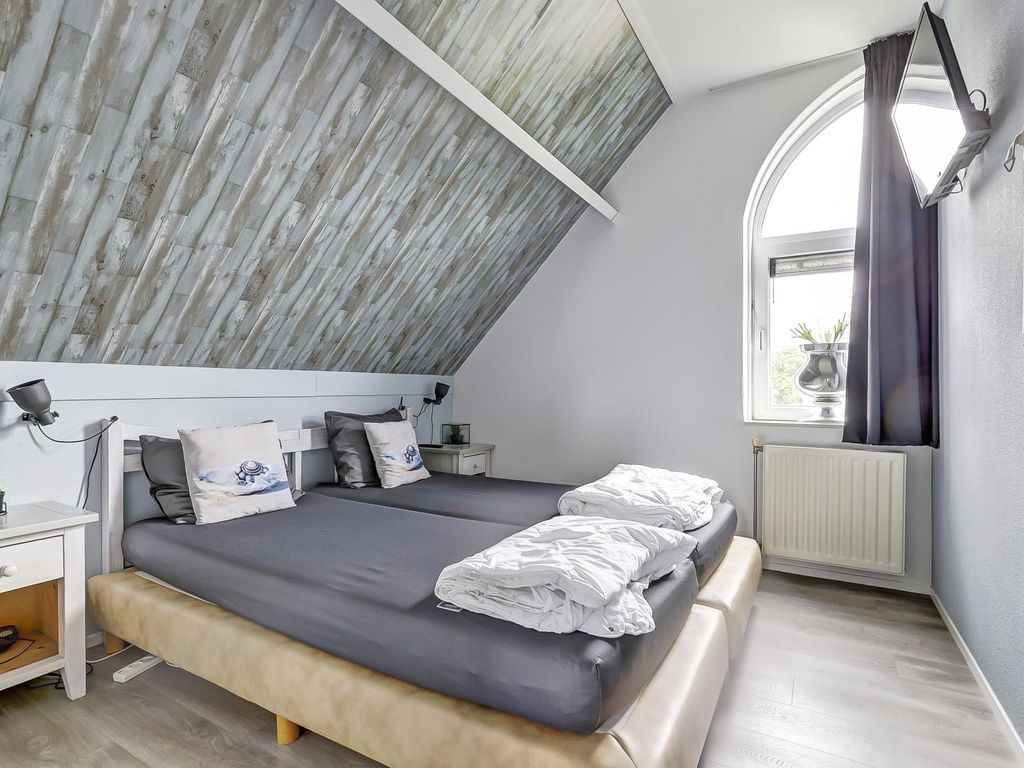 Oosterscheldelaan 10, KAMPERLAND