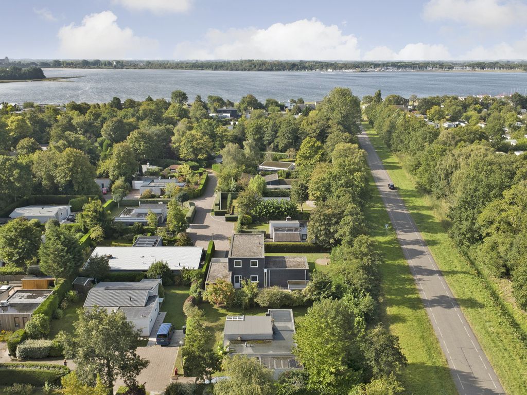 Eikenlaan 11. , KAMPERLAND