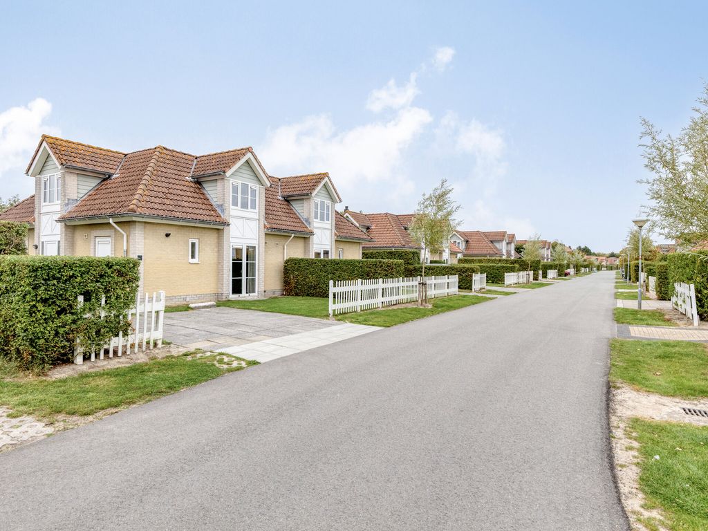 Helmgras 6-8 , KAMPERLAND