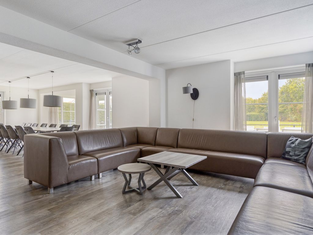 Helmgras 6-8 , KAMPERLAND