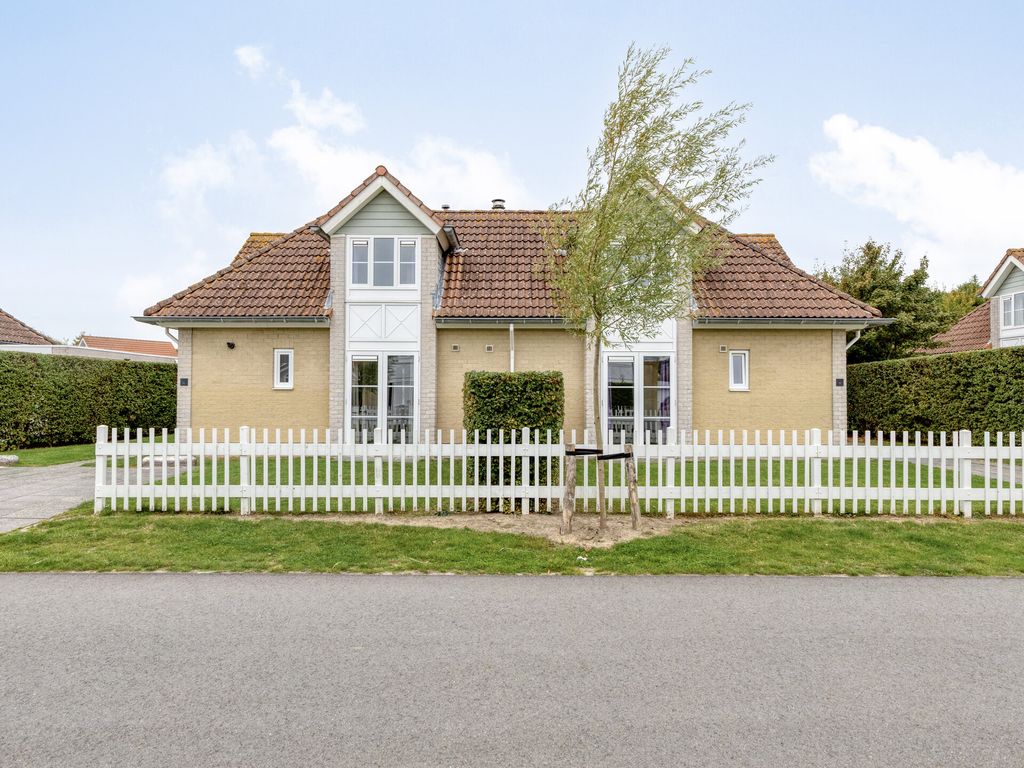 Helmgras 6, Kamperland