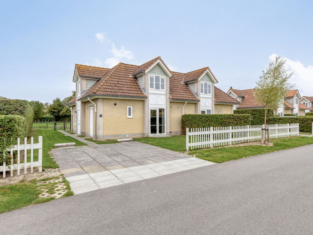 Helmgras 6, Kamperland