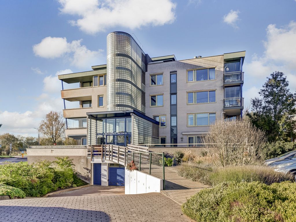 Weegbreepad 30, GOES