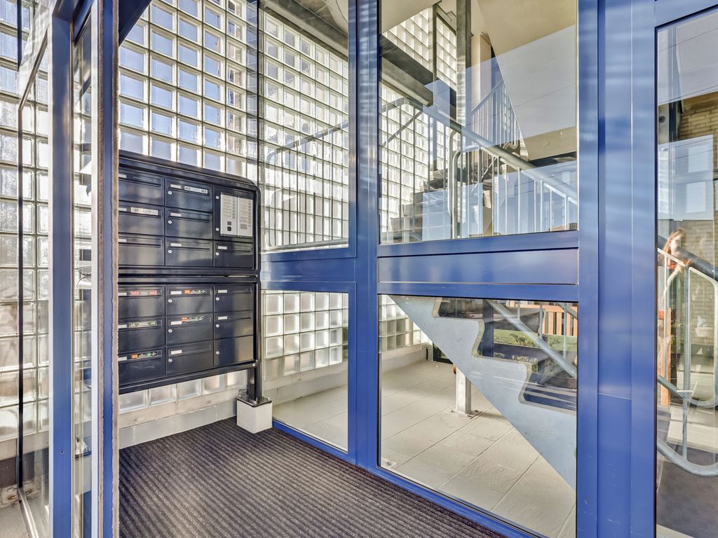 Weegbreepad 30, GOES