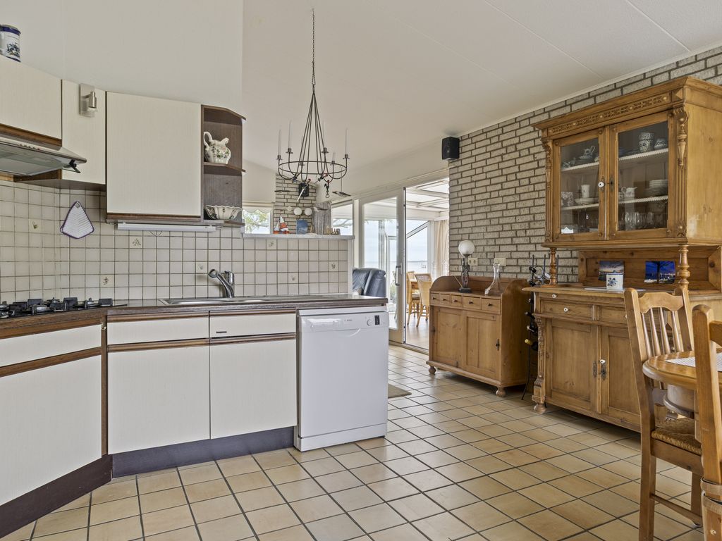 Ostrea 15, KAMPERLAND