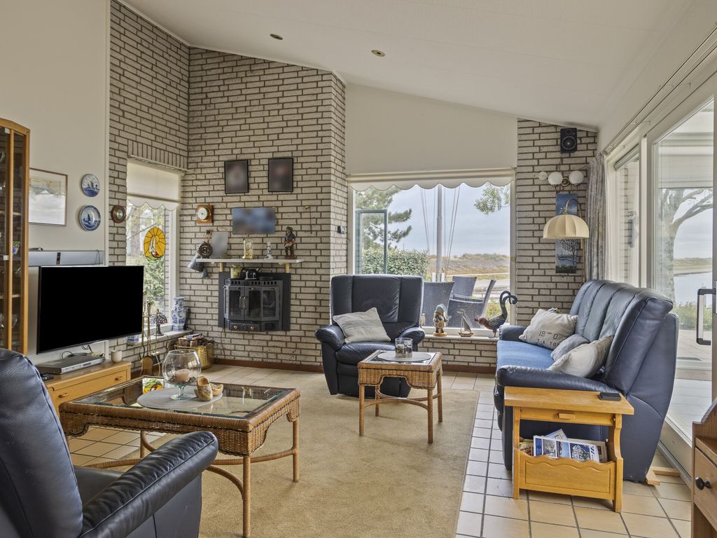 Ostrea 15, KAMPERLAND