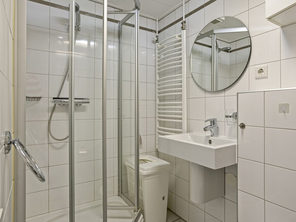 Ostrea 15, KAMPERLAND