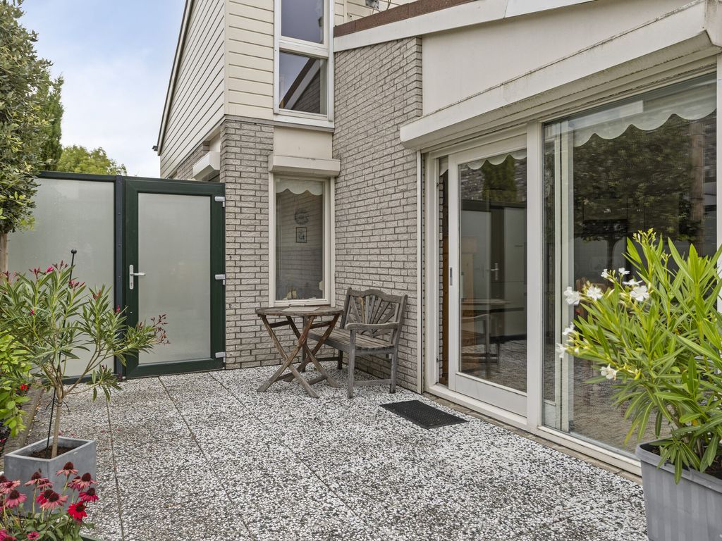 Ostrea 15, KAMPERLAND