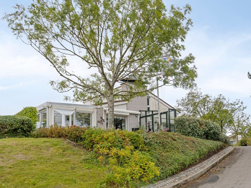 Ostrea 15, KAMPERLAND