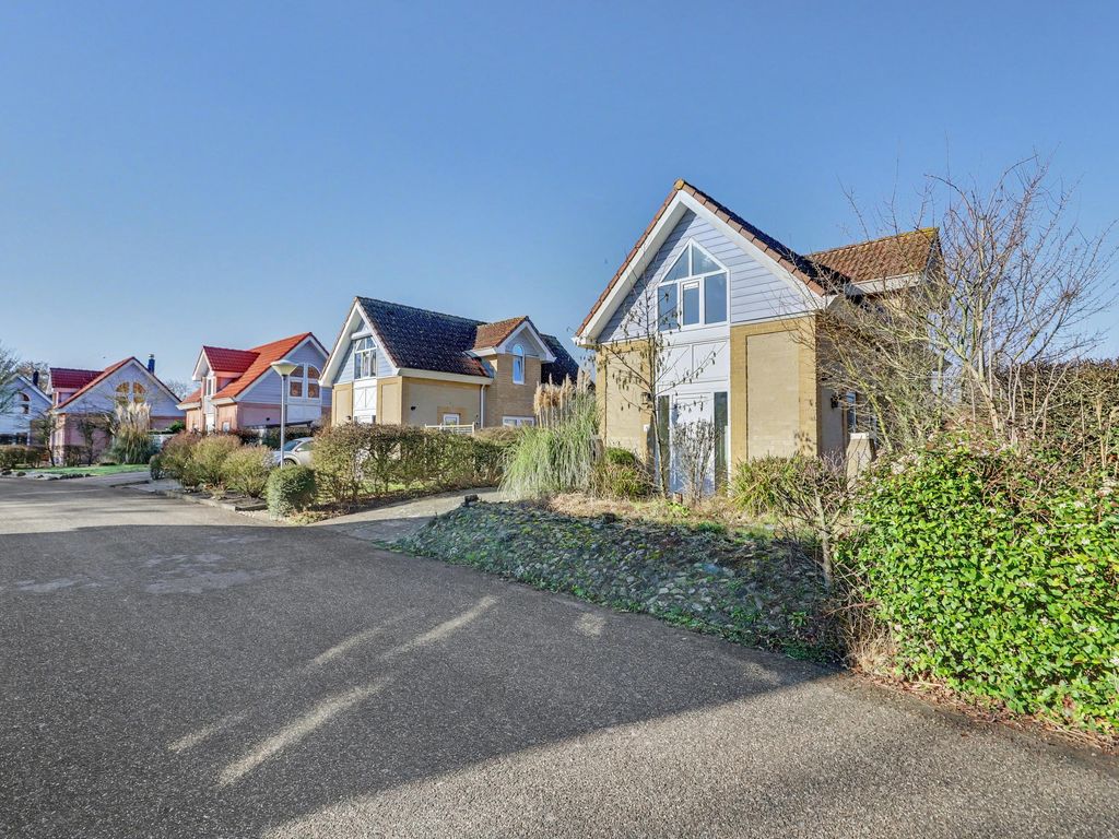 Golfslag 9, KAMPERLAND