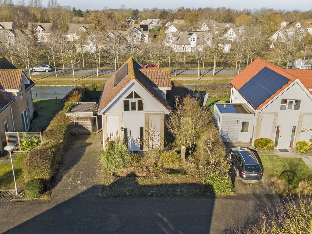 Golfslag 9, KAMPERLAND