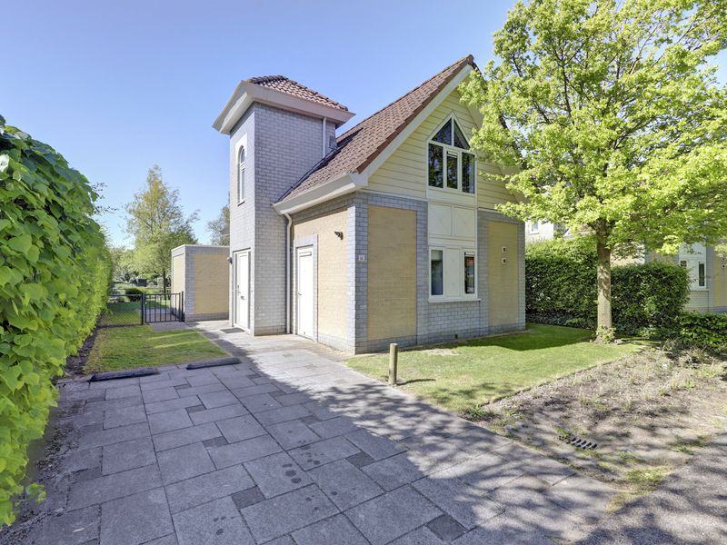 Kering 12, KAMPERLAND
