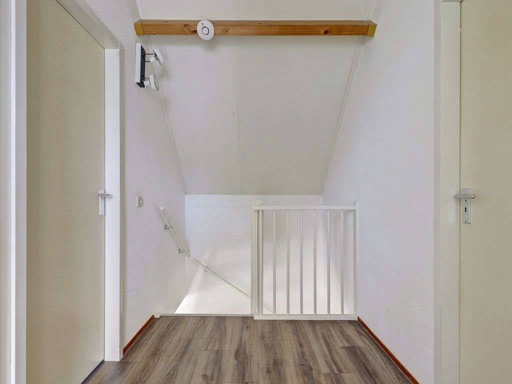 Kering 12, KAMPERLAND