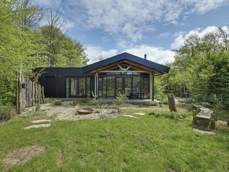 Leeuwerikenlaan 1, KAMPERLAND