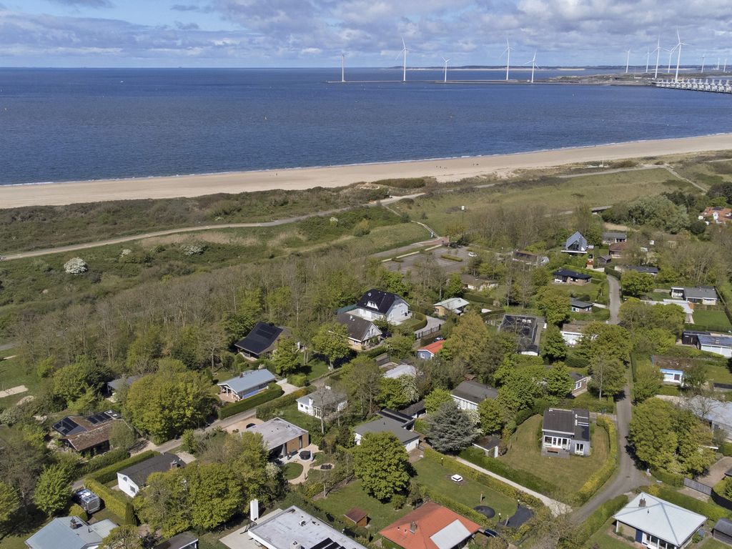 Leeuwerikenlaan 1, KAMPERLAND