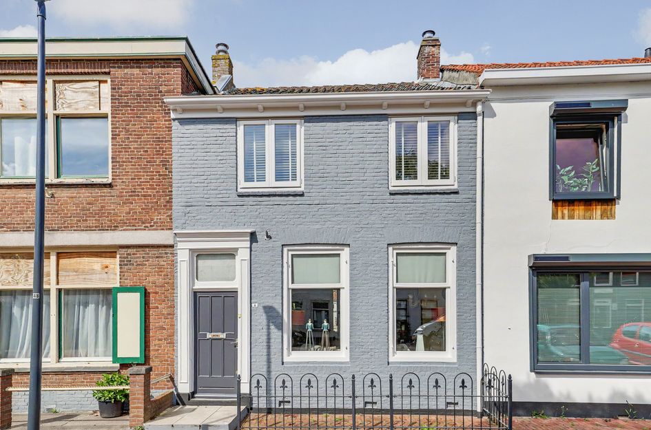 Voorstraat 8