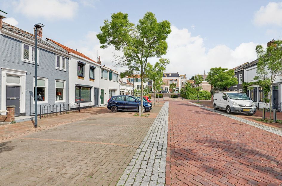 Voorstraat 8