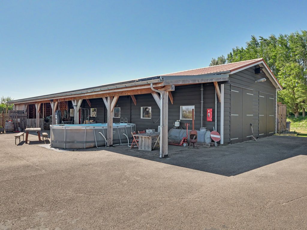 Boomdijk 2, Kats